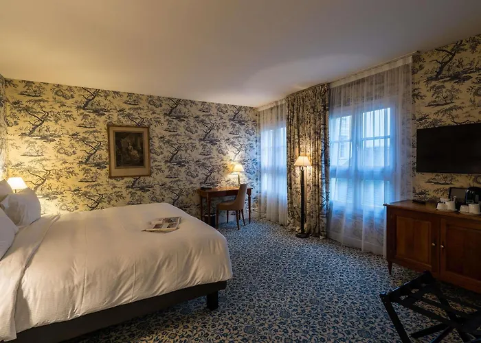 Aigle Noir - Mgallery Collection フォンテーヌブロー