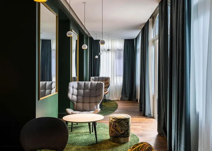 Aigle Noir - Mgallery Collection フォンテーヌブロー